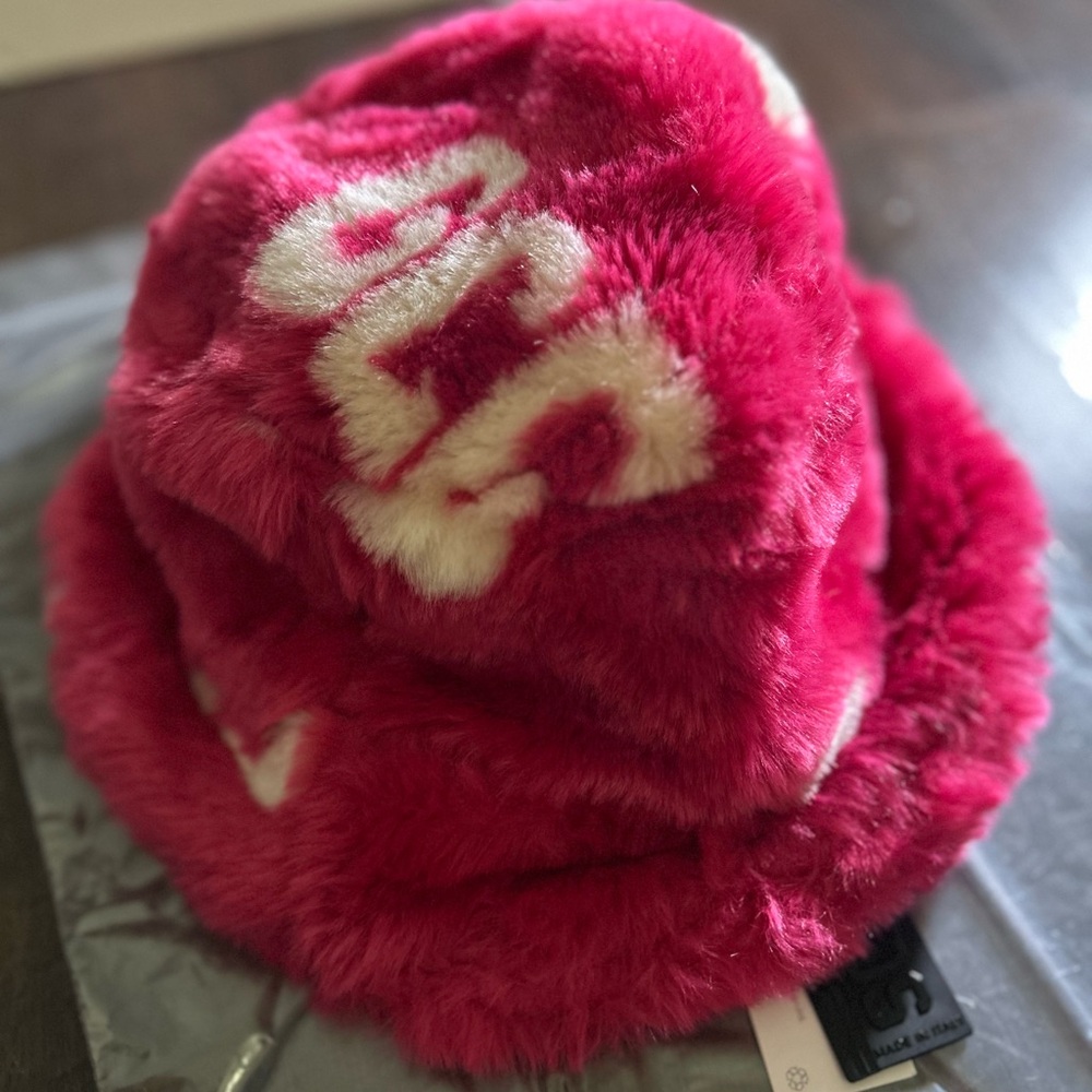 GCDS Plush Faux Fur Fisherman Bucket Hat in Pink and White *PRICE DROP* - Picture 2 of 7